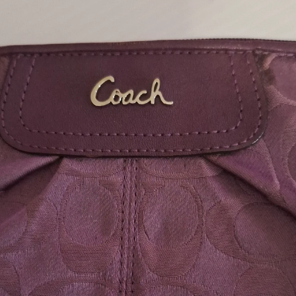 COACH Ashley Wristlet in SV/Rose